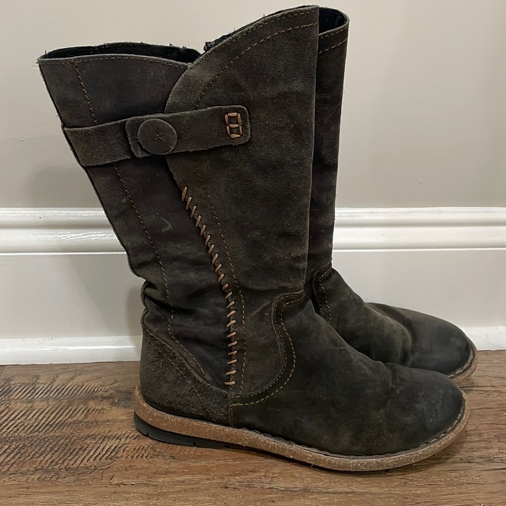 Born boots Gray suede womens 6